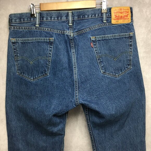 Levis Mens 505 Regular Fit Blue Jeans size 40x32 Straight Leg Denim Zipper Fly
